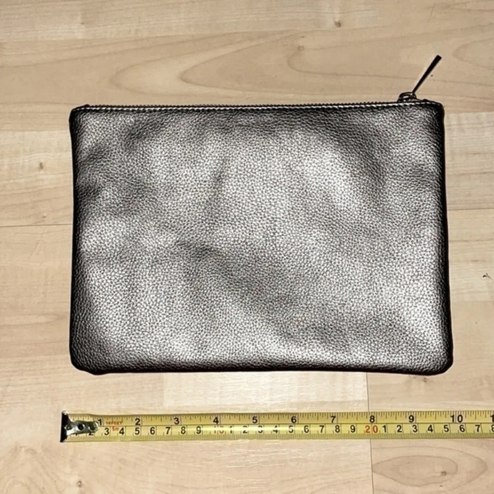 Merona metallic purse clutch make up bag pouch travel wallet card holder NWOT - Picture 5 of 8